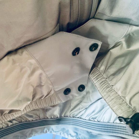 Arc’teryx Light Gray Hooded Jacket winter coat - Picture 8 of 16